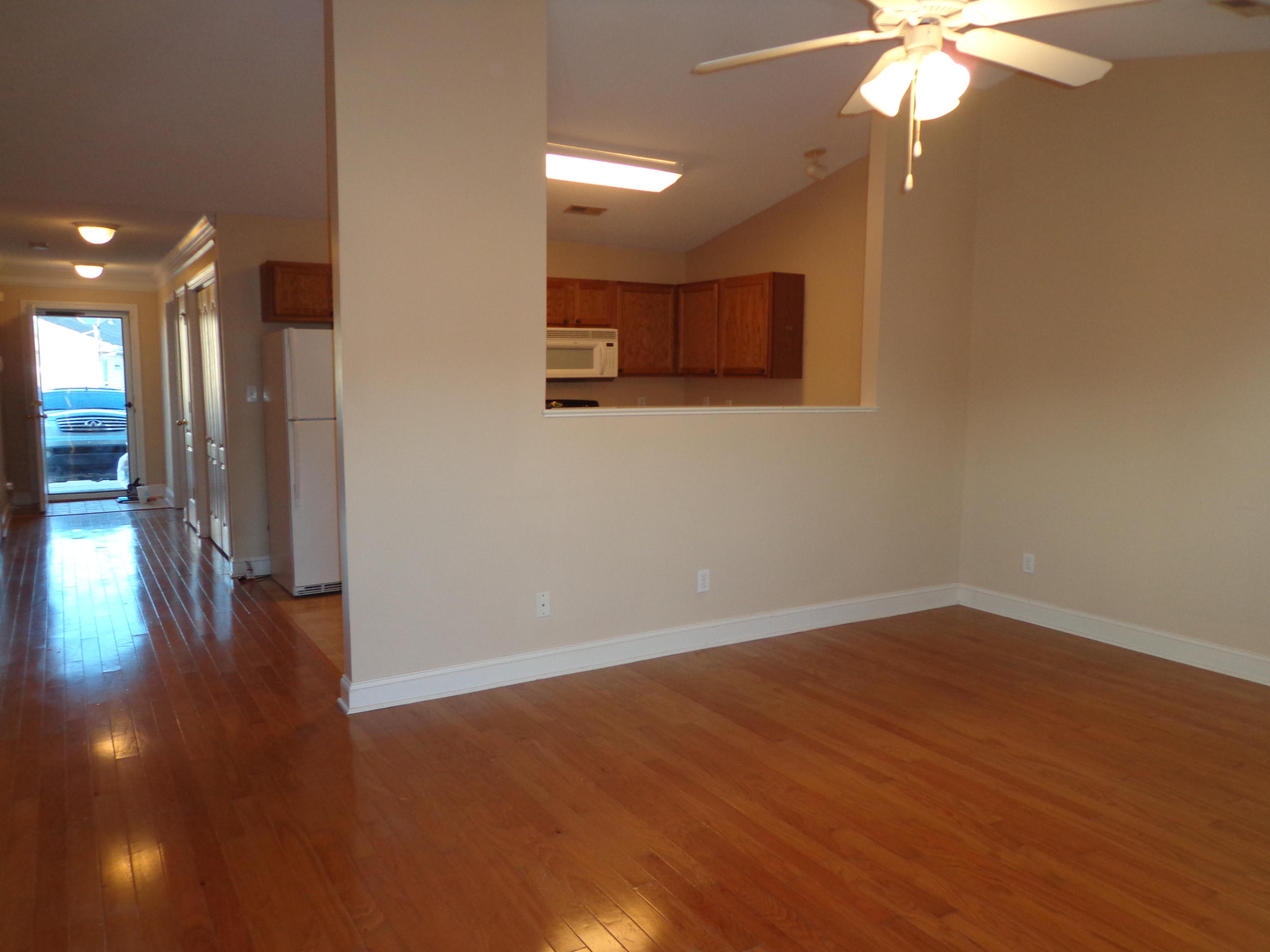 705 High Point Way,, Unit 41 Knoxville, TN 37912 - Photo 2 of 4 DSC02983