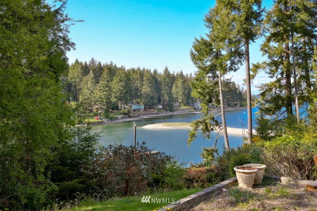 661 Cronquist Road Allyn, WA 98524 - Photo 2 of 24 Gallery Image 2