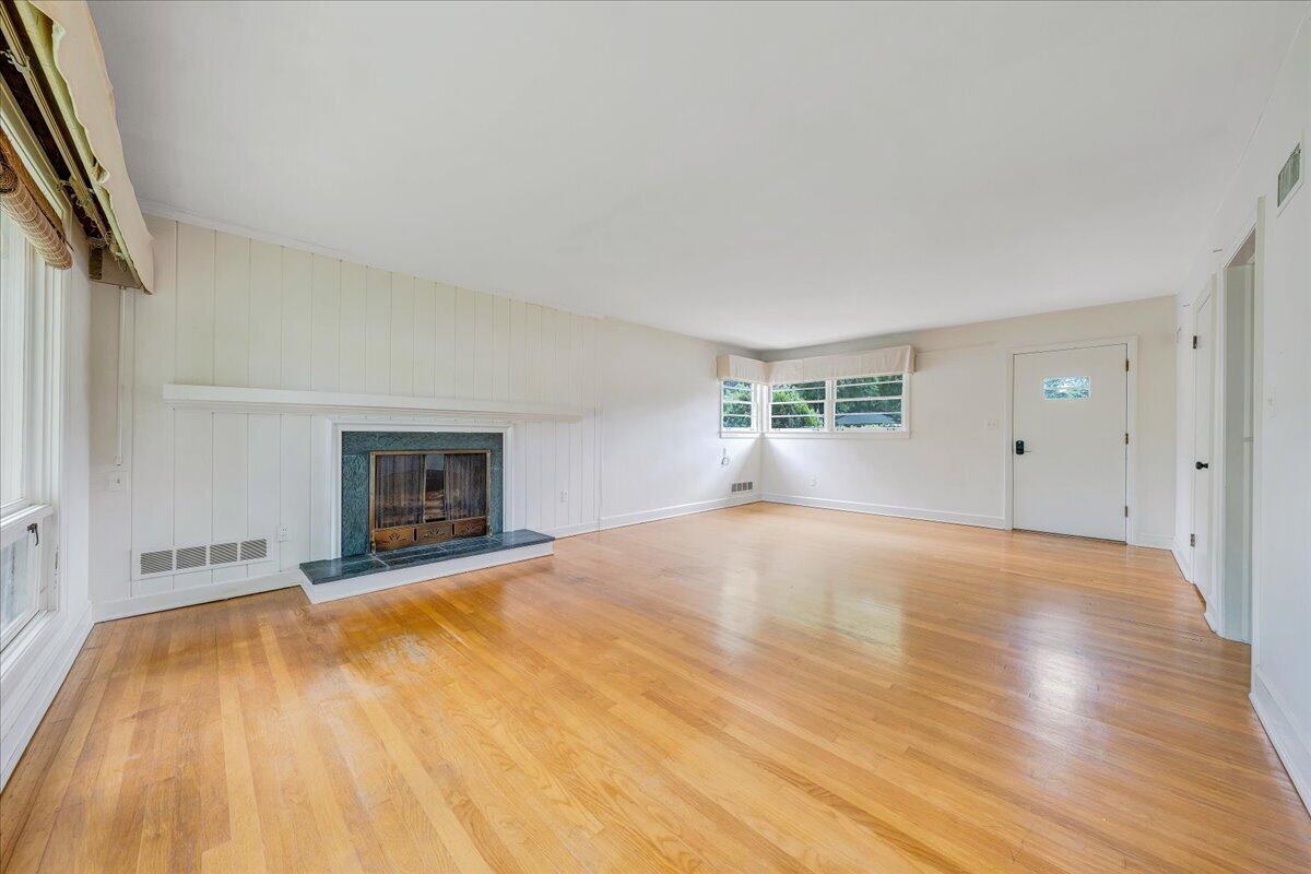 2725 Lofton Road Southwest Roanoke, VA 24015 - Photo 8 of 24 07-MIB03481