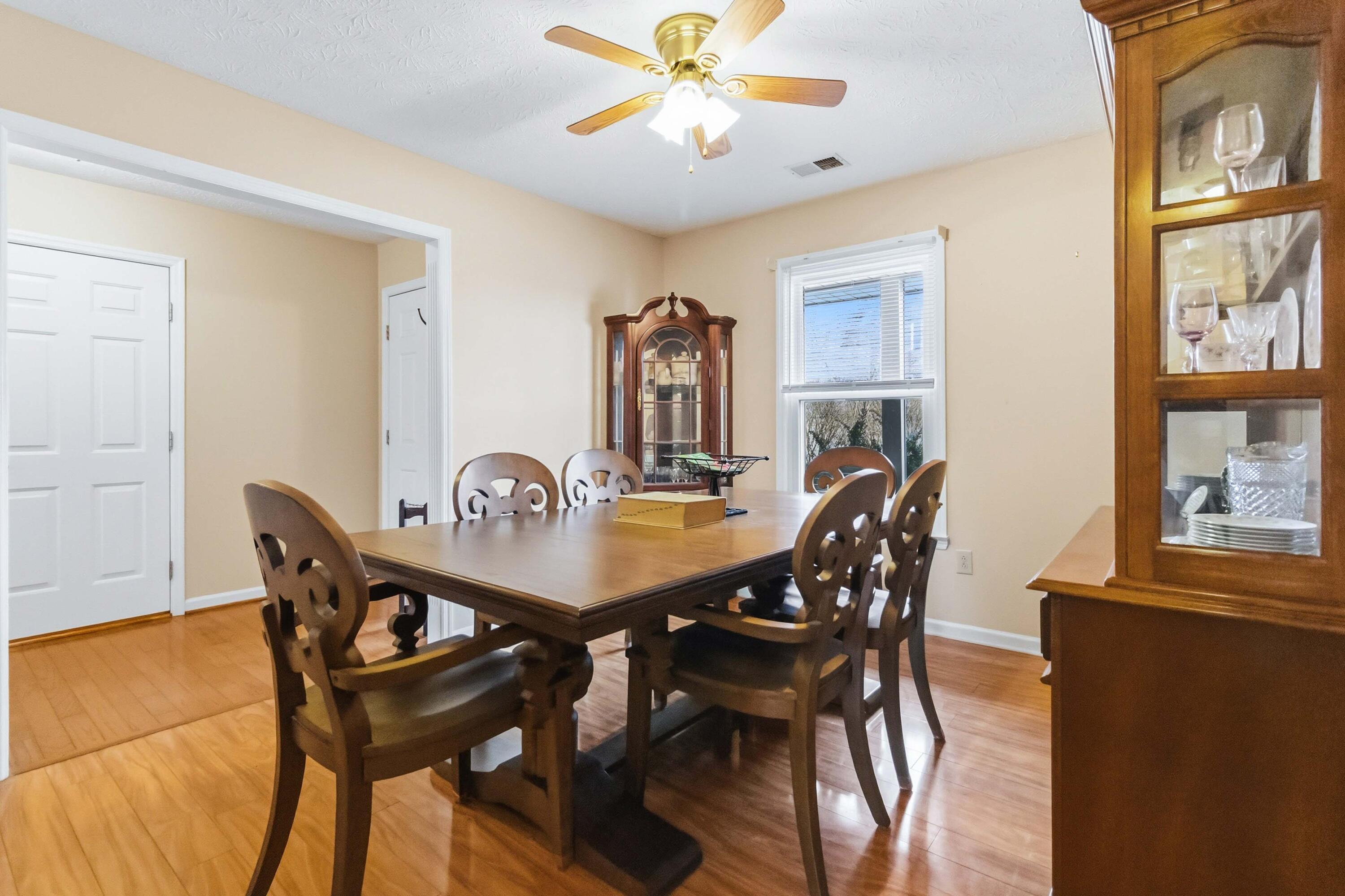 996 Wedgewood Road Lexington, KY 40514 - Photo 19 of 39 020