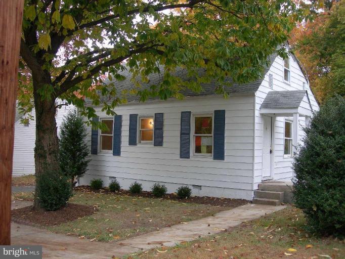 4029 Roberts Road Fairfax, VA 22032 - Photo 1 of 12 Exterior (Main)