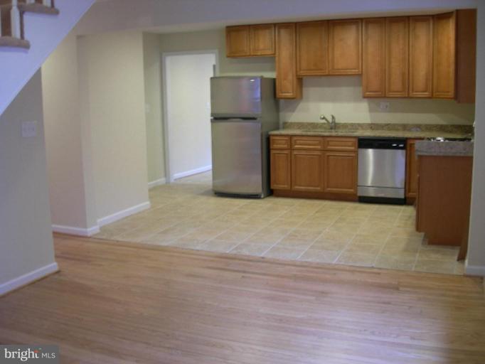 4029 Roberts Road Fairfax, VA 22032 - Photo 7 of 12 Kitchen/Living Room
