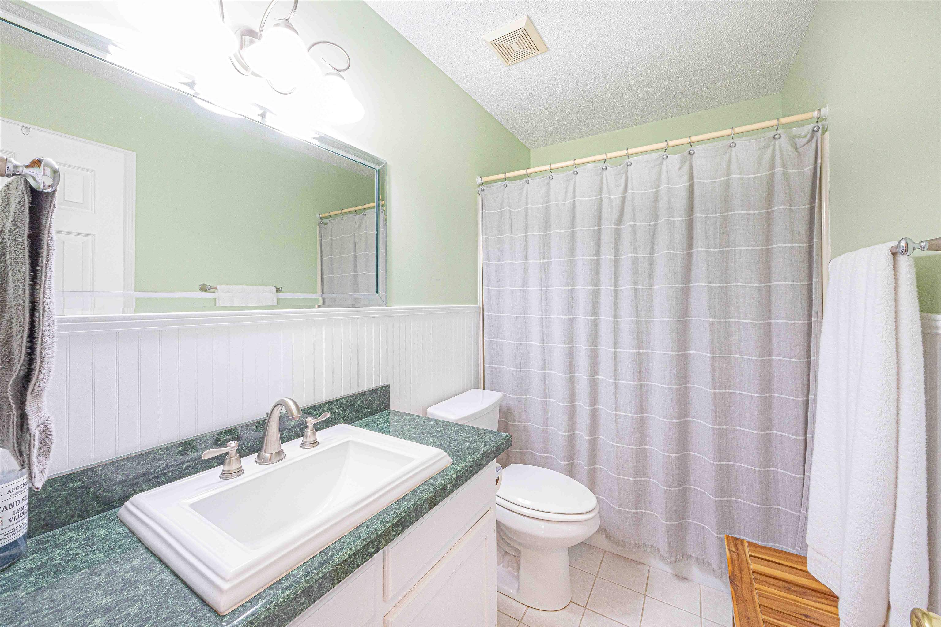 485 Ridgewood Drive Daphne, AL 36526 - Photo 33 of 38 Bathroom