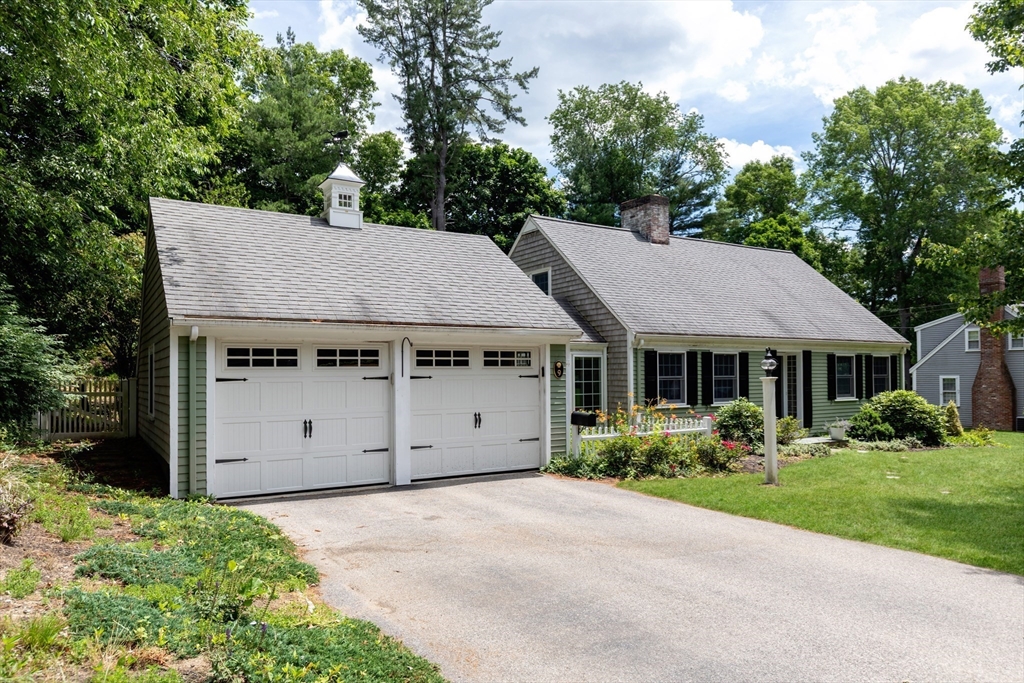 9 Hoover Road Hingham, MA 02043 - Photo 4 of 27