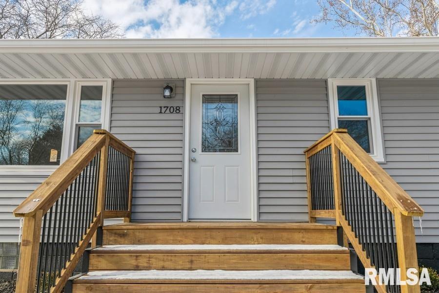 1708 Jersey Ridge Road Davenport, IA 52803 - Photo 11 of 13 Gallery Image 11