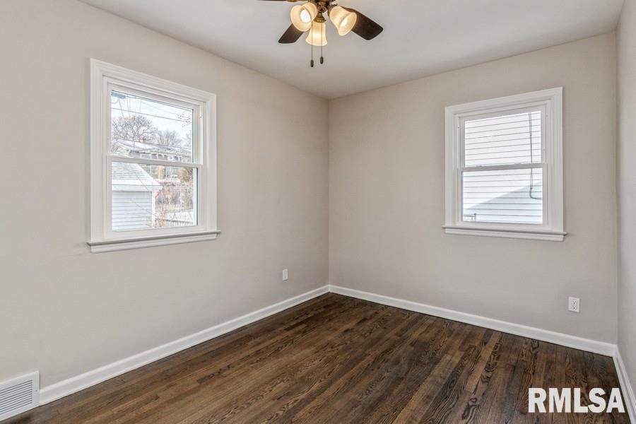 1708 Jersey Ridge Road Davenport, IA 52803 - Photo 7 of 13 Gallery Image 7