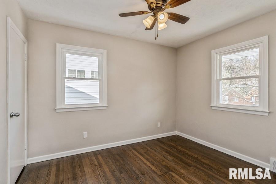 1708 Jersey Ridge Road Davenport, IA 52803 - Photo 8 of 13 Gallery Image 8