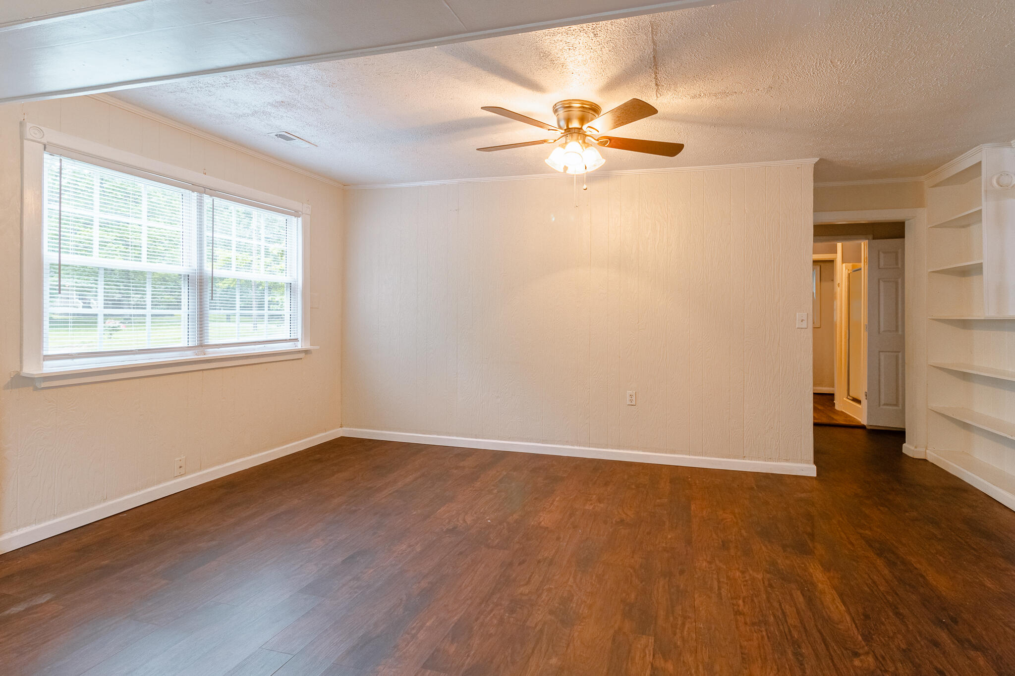 144 Richardson Drive Dalton, GA 30721 - Photo 3 of 11 144 Richardson-10