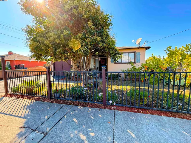 $1,200,000 | 22357 South Garden Avenue, Hayward, CA 94541