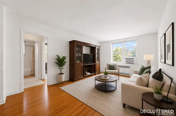 $195,000 | 5645 Netherland Avenue, Unit 5E | North Riverdale
