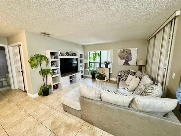 $2,450 | 2486 Northwest 49th Terrace, Unit 762, Coconut Creek, FL 33063