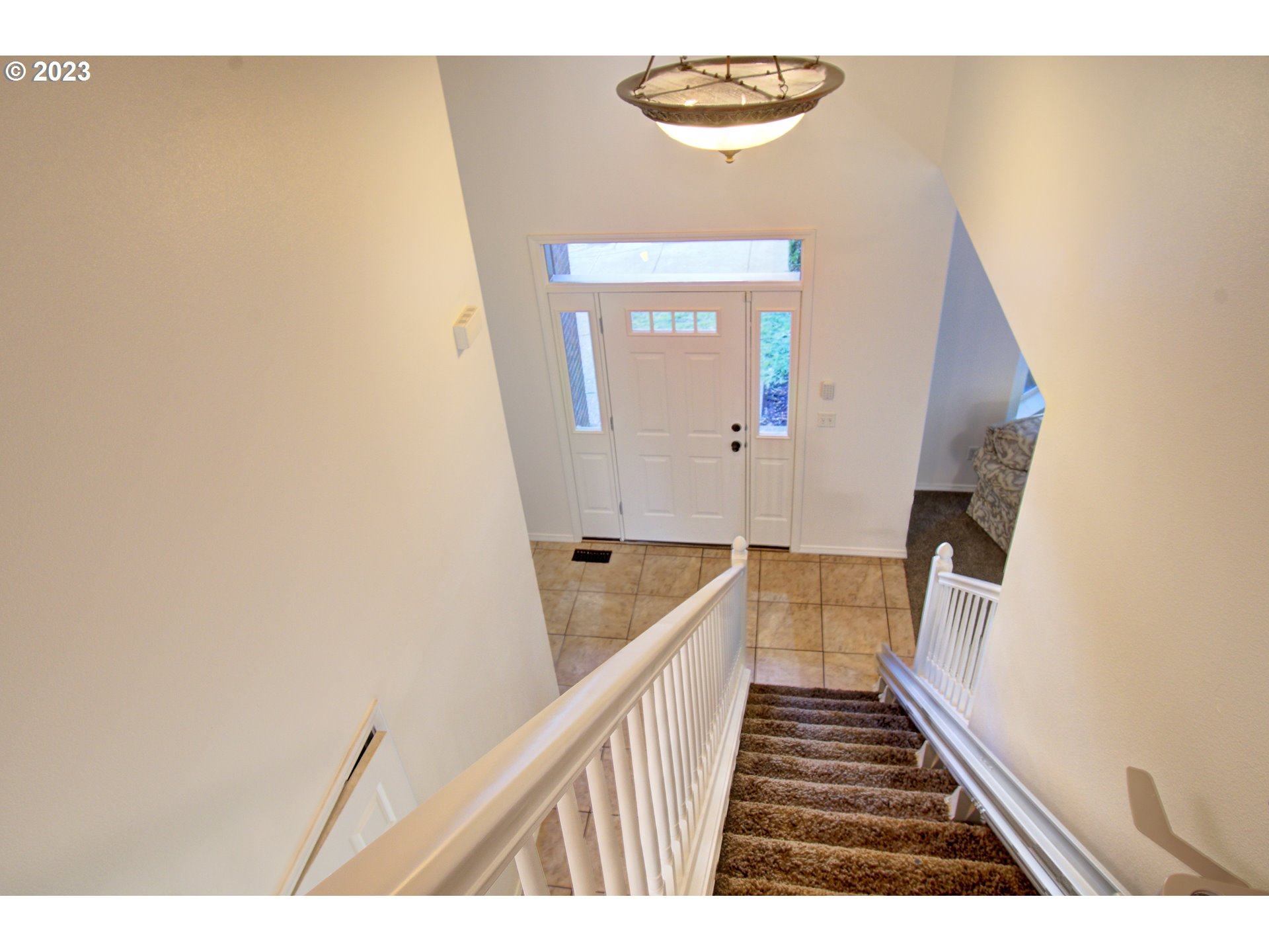 4762 Southeast 20th Terrace Gresham, OR 97080 - Photo 15 of 34 a view of a hallway with wooden floor