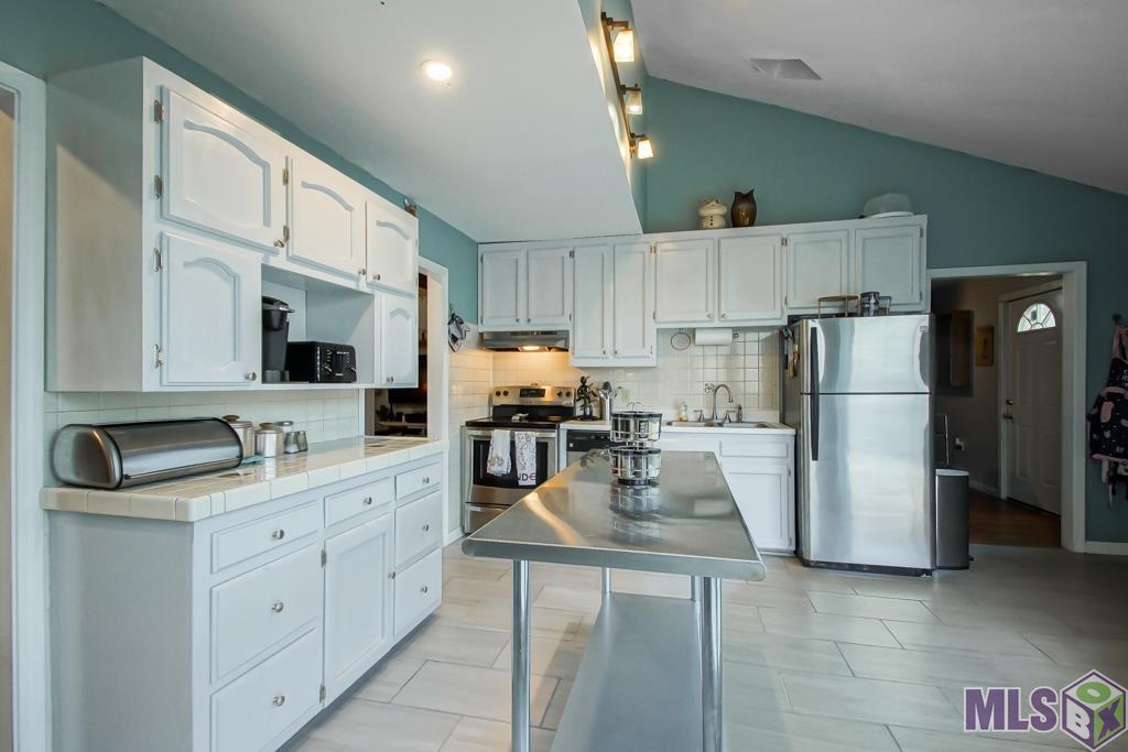 1753 Stonegate Court Baton Rouge, LA 70815 - Photo 4 of 19