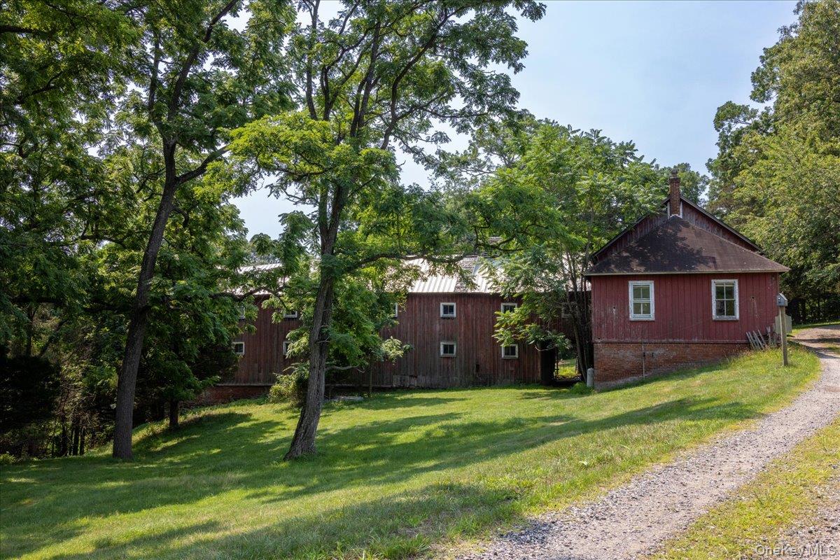 38 Landing Meadow Road Smithtown, NY 11787 - Photo 27 of 45 Gallery Image 27