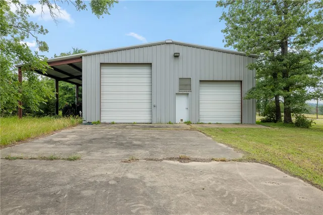 $2,300,000 | 4732 West Highway 79, Franklin, TX 77856