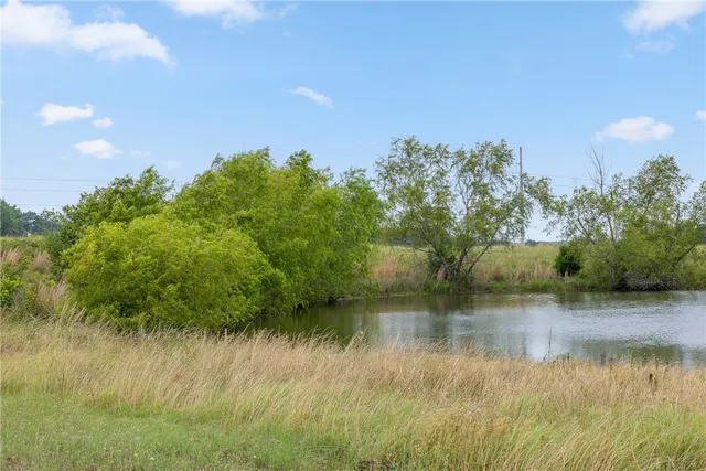 $2,300,000 | 4732 West Highway 79, Franklin, TX 77856