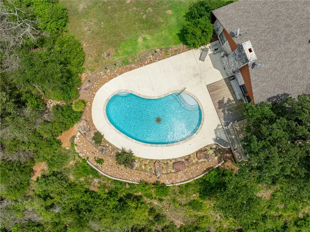 $2,300,000 | 4732 West Highway 79, Franklin, TX 77856