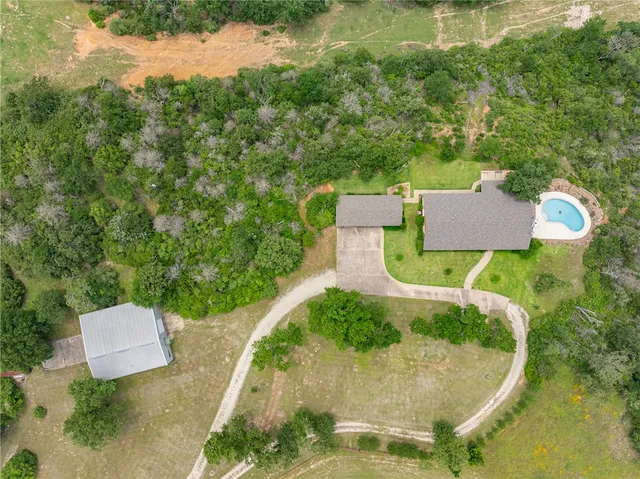 $2,300,000 | 4732 West Highway 79, Franklin, TX 77856