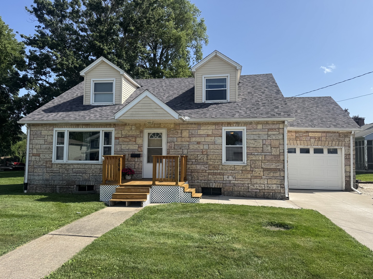 506 Southwest 3rd Street Aledo, IL 61231 - Photo 1 of 16