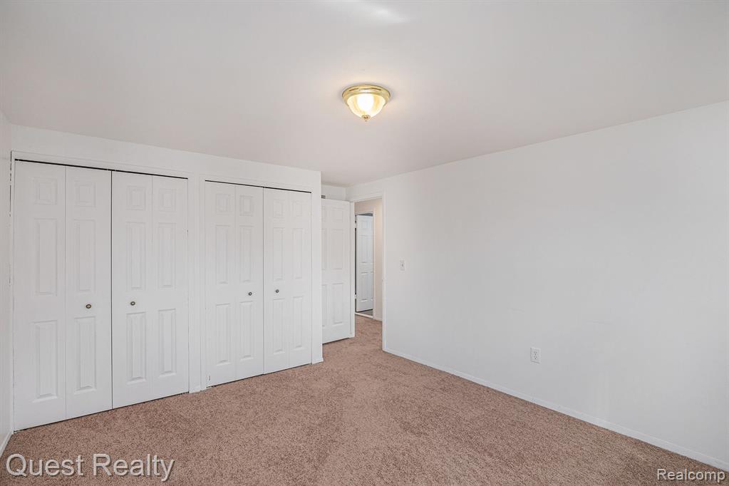 3095 Rolling Green Circle South Rochester Hills, MI 48309 - Photo 17 of 33