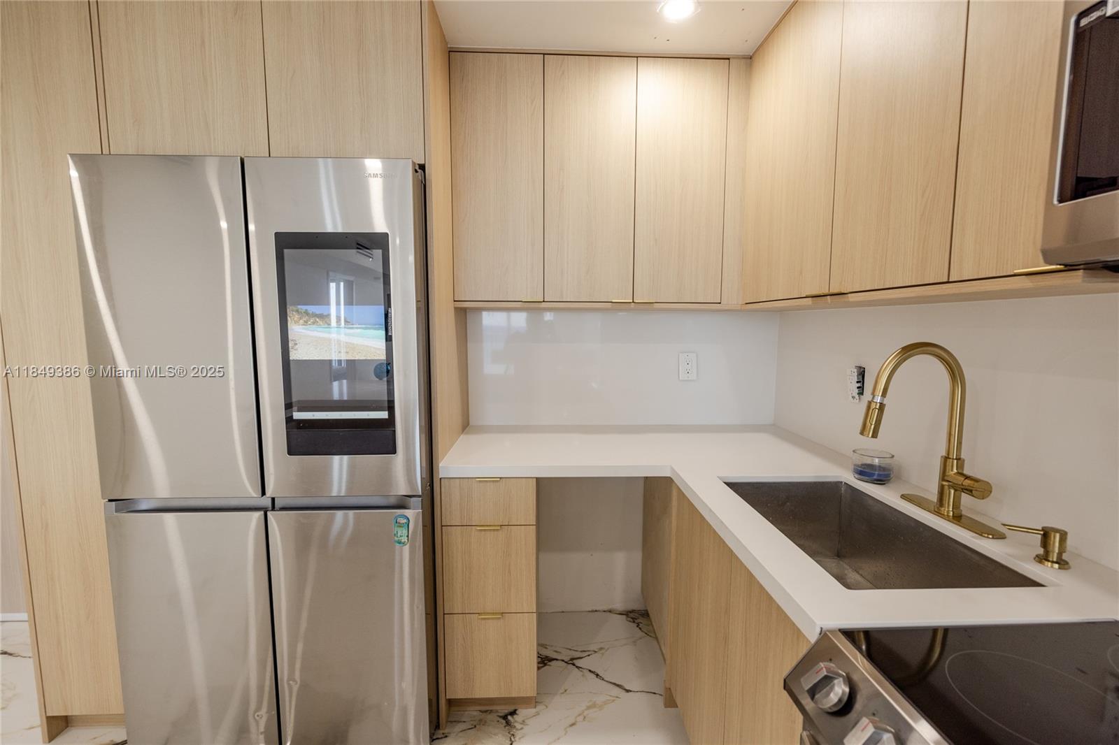 400 North Surf Road, Unit 1002 Hollywood, FL 33019 - Photo 13 of 33