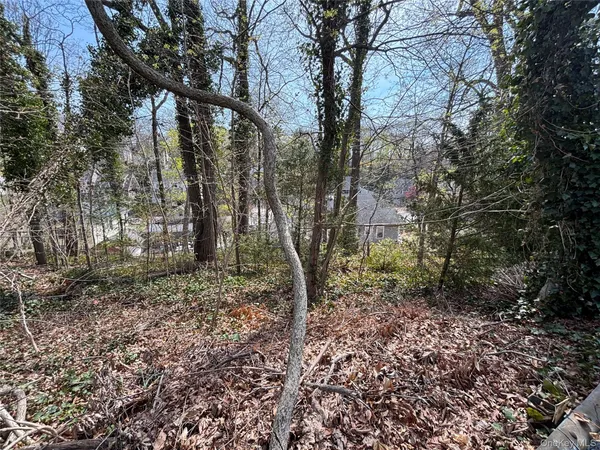 $190,000 | Glades Way, Huntington, NY 11743