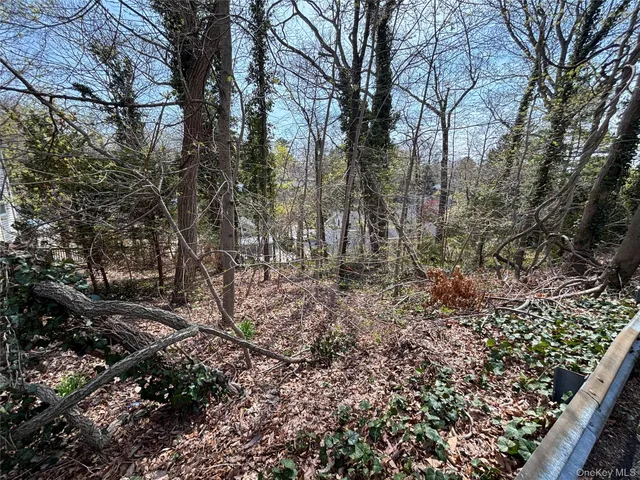 $190,000 | Glades Way, Huntington, NY 11743