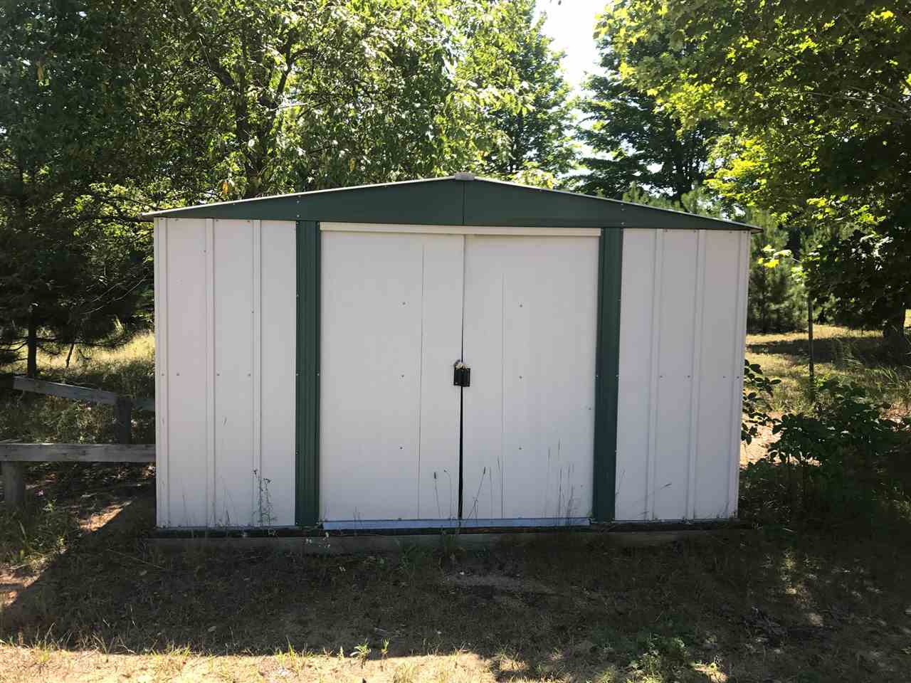 261 South Weldon Road Beulah, MI 49617 - Photo 6 of 15 1836704-5.JPG