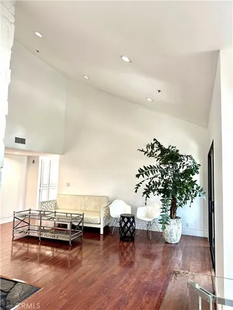$3,950 | 1000 East California Boulevard, Unit 307, Pasadena, CA 91106