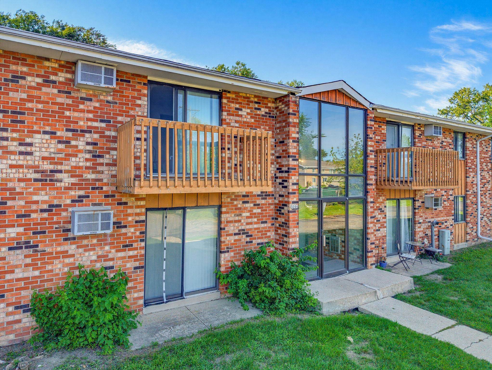 3200 Indiana Street Racine, WI 53405 - Photo 3 of 24 Gallery Image 3