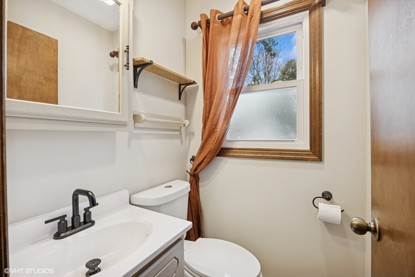 2020 Rolling Ridge Lane Lindenhurst, IL 60046 - Photo 6 of 12 Gallery Image 6