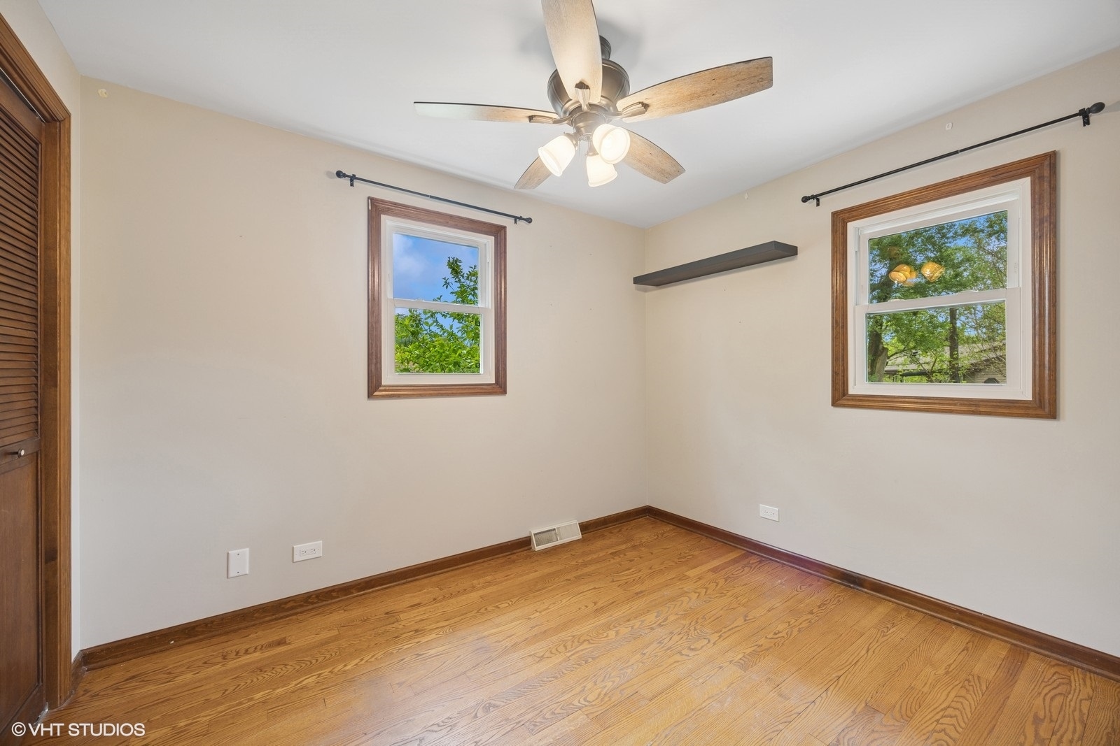 2020 Rolling Ridge Lane Lindenhurst, IL 60046 - Photo 9 of 12 Gallery Image 9