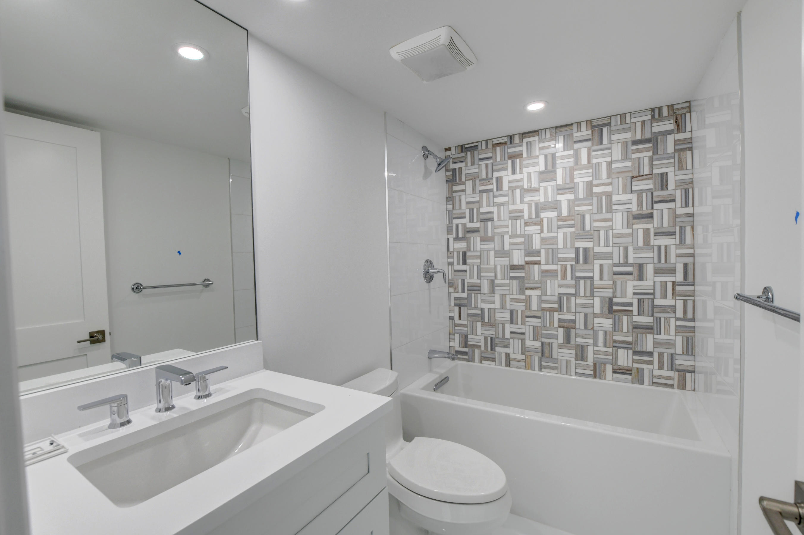 1846 Bridgewood Drive Boca Raton, FL 33434 - Photo 17 of 34 Guest Bath