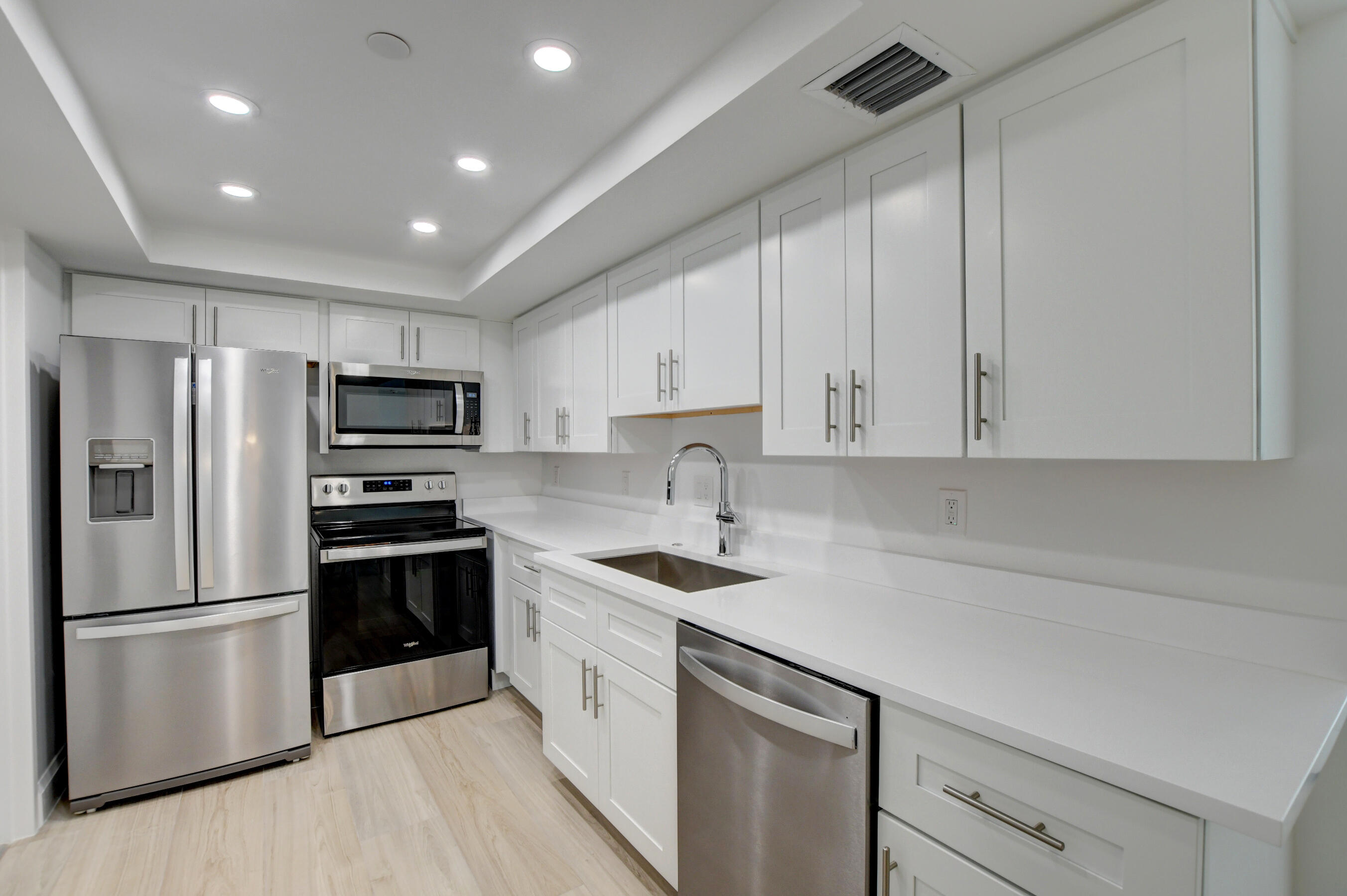1846 Bridgewood Drive Boca Raton, FL 33434 - Photo 9 of 34 Kitchen