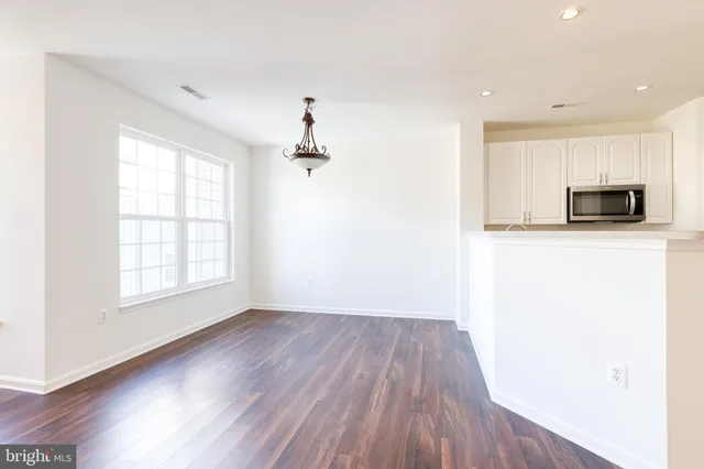 $215,000 | 400 Symphony Circle, Unit 360C, Cockeysville, MD 21030