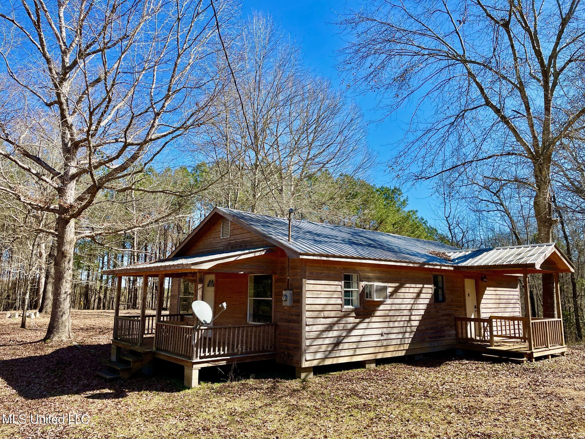 273 Horn Road Carthage, MS 39051 - Photo 3 of 15 IMG_4196