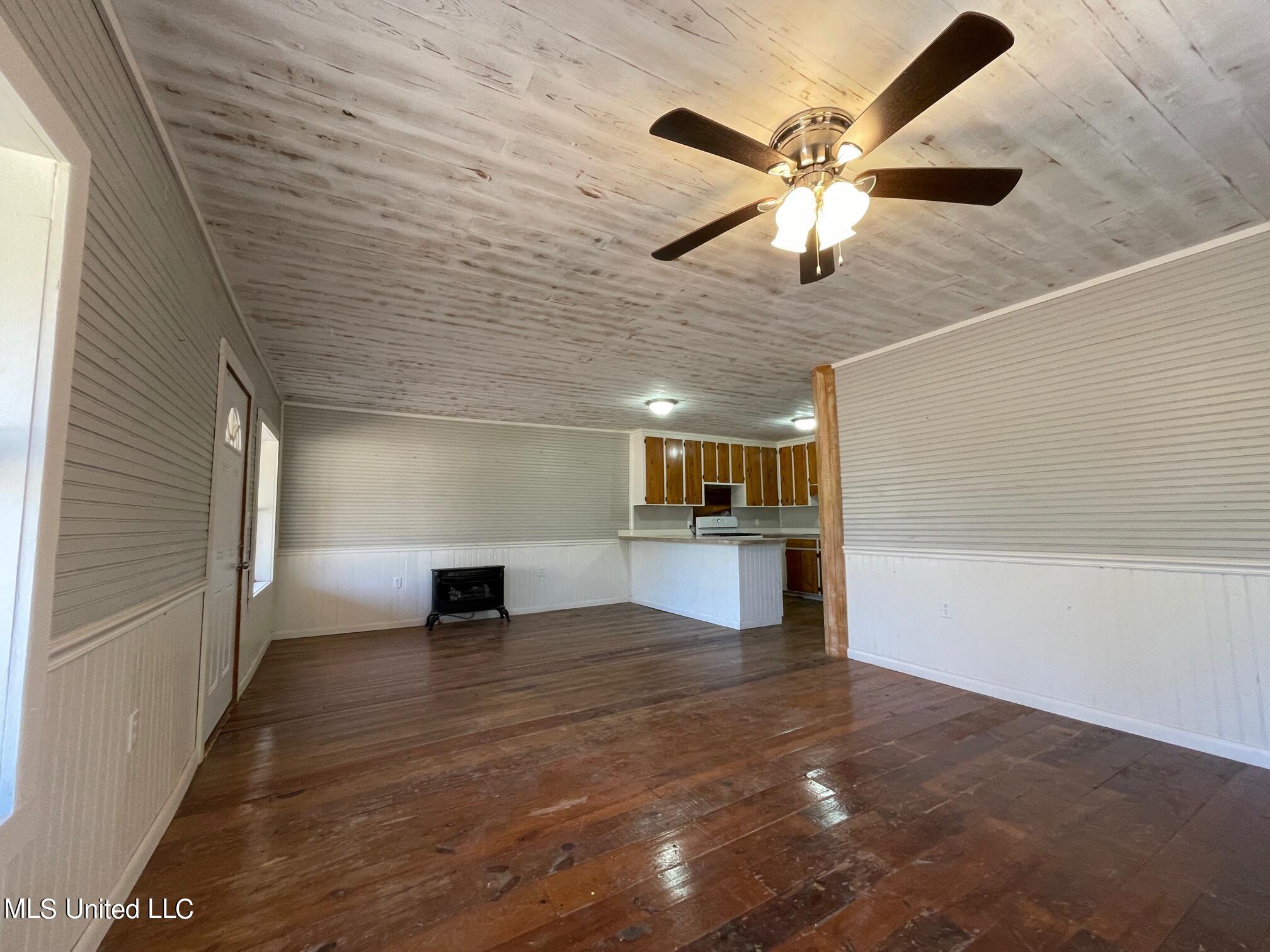 273 Horn Road Carthage, MS 39051 - Photo 6 of 15 IMG_4182