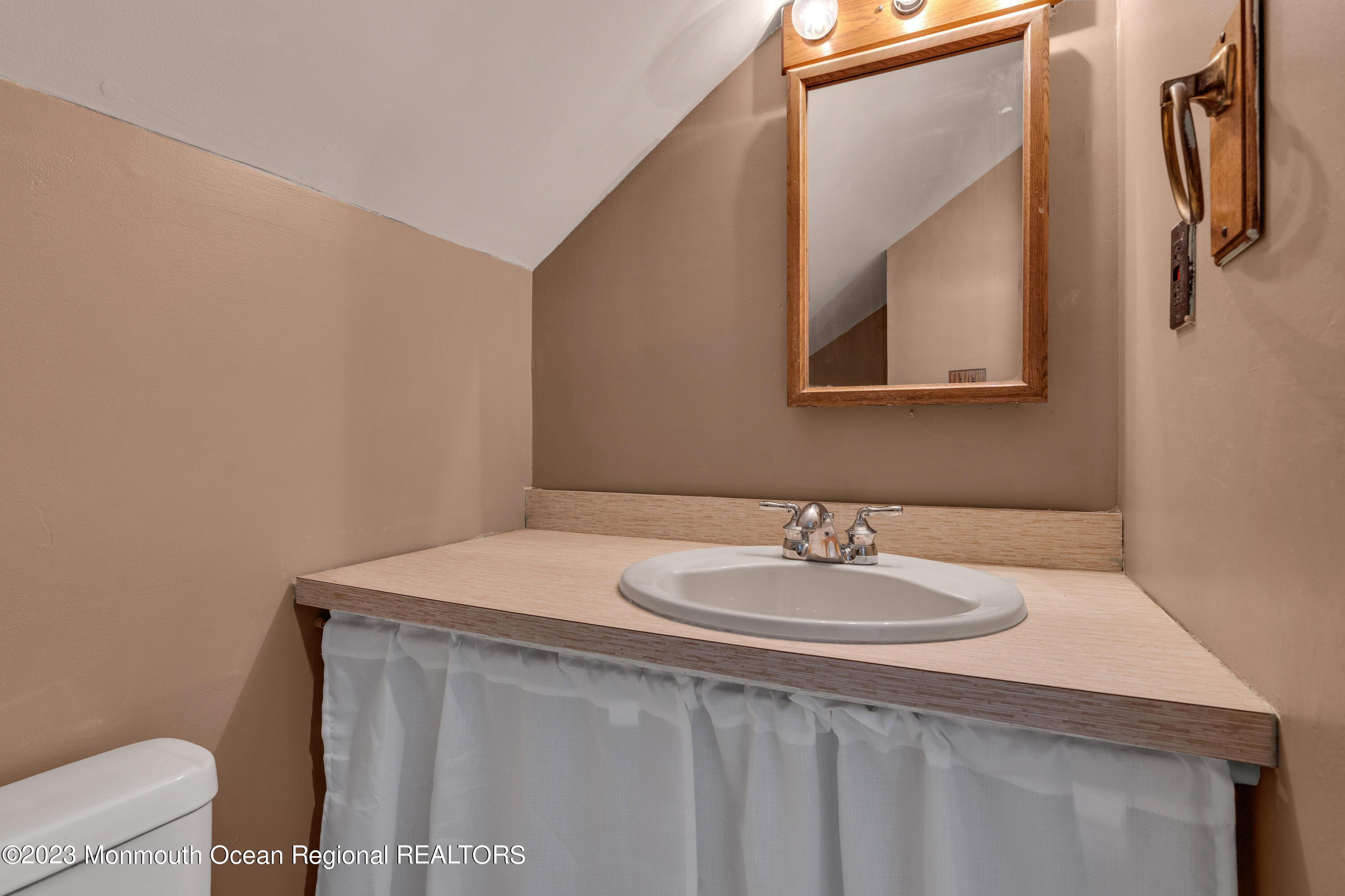69 Ravine Drive Matawan, NJ 07747 - Photo 25 of 35 033_dsc06406