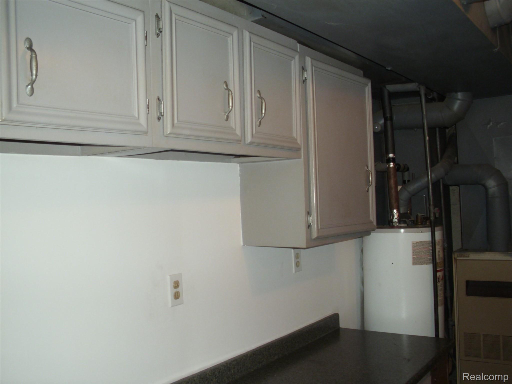 8651 Harding Street Center Line, MI 48015 - Photo 16 of 43 DSCI3163.JPG