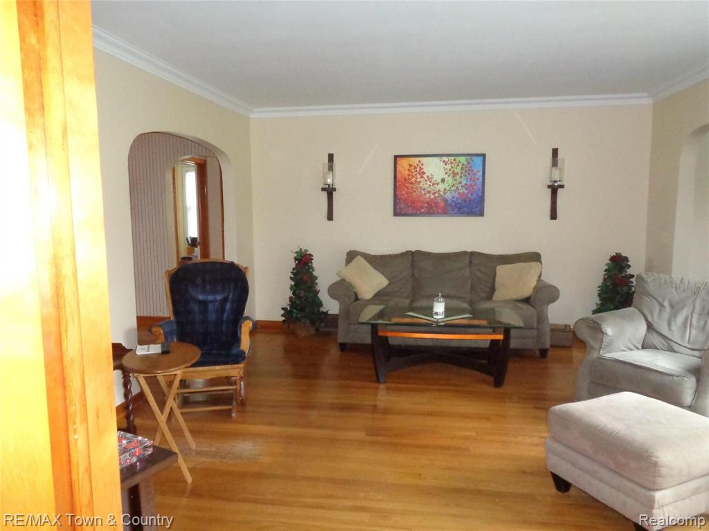 5320 North Linden Road Flint, MI 48504 - Photo 5 of 37