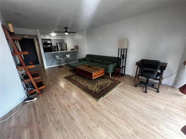 $3,200 | 60 North Beretania Street, Unit 2005, Honolulu, HI 96817