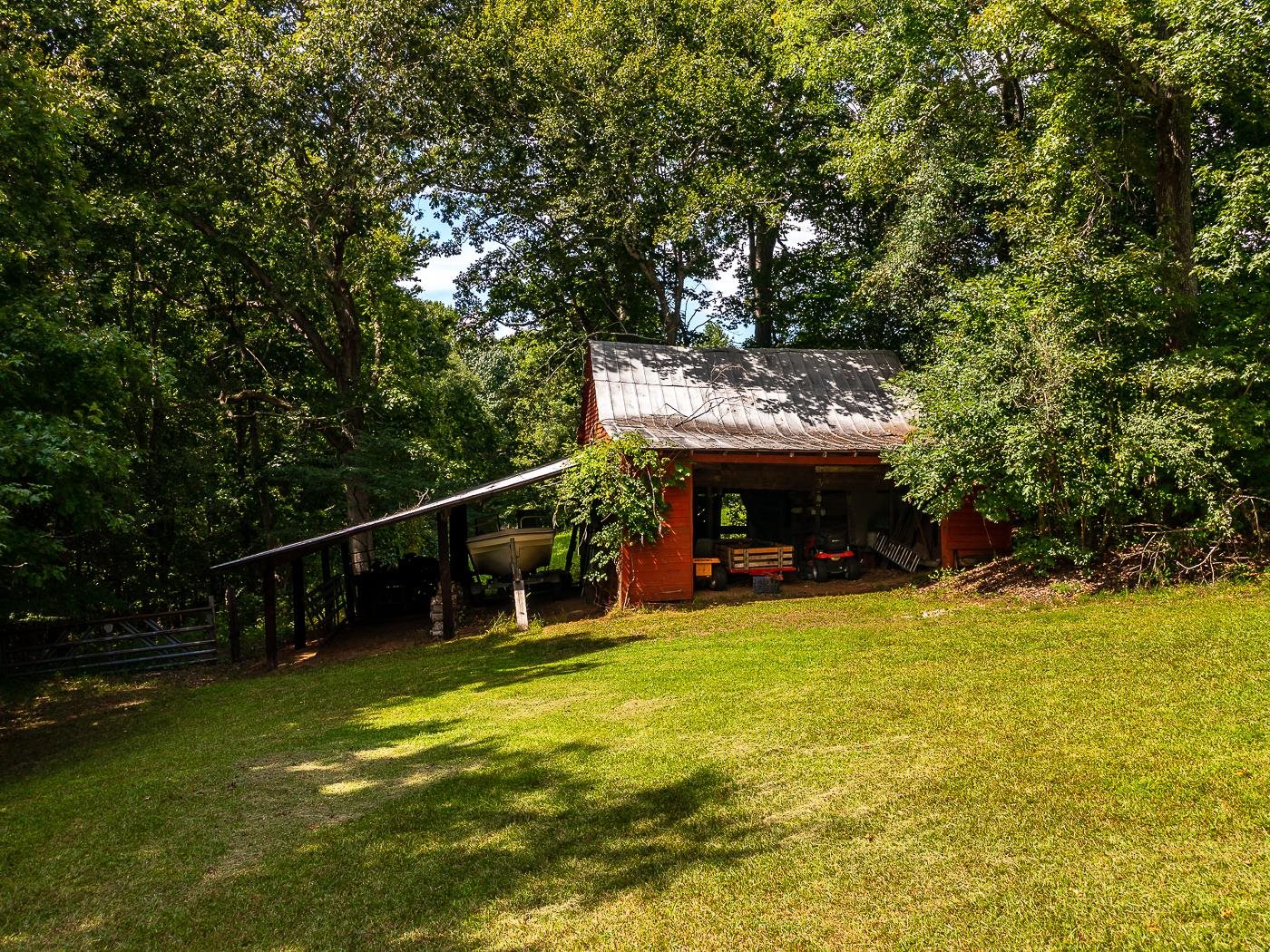 175 Rock Ridge Farm Road Campobello, SC 29322 - Photo 23 of 36