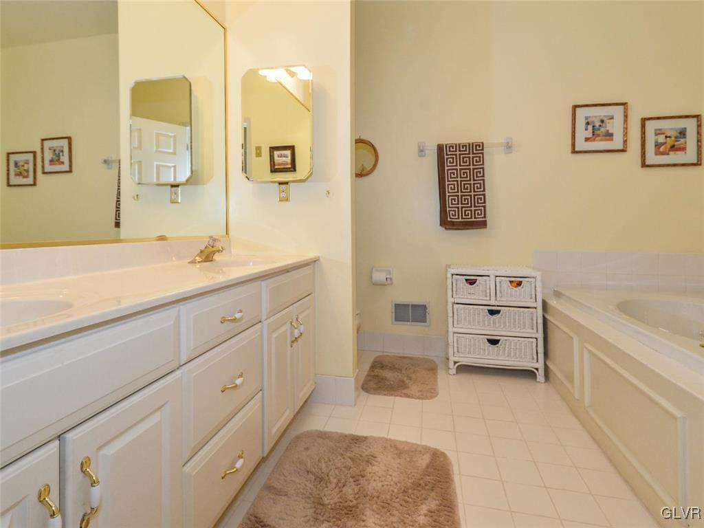 720 Dorset Road Allentown, PA 18104 - Photo 12 of 24 Gallery Image 12
