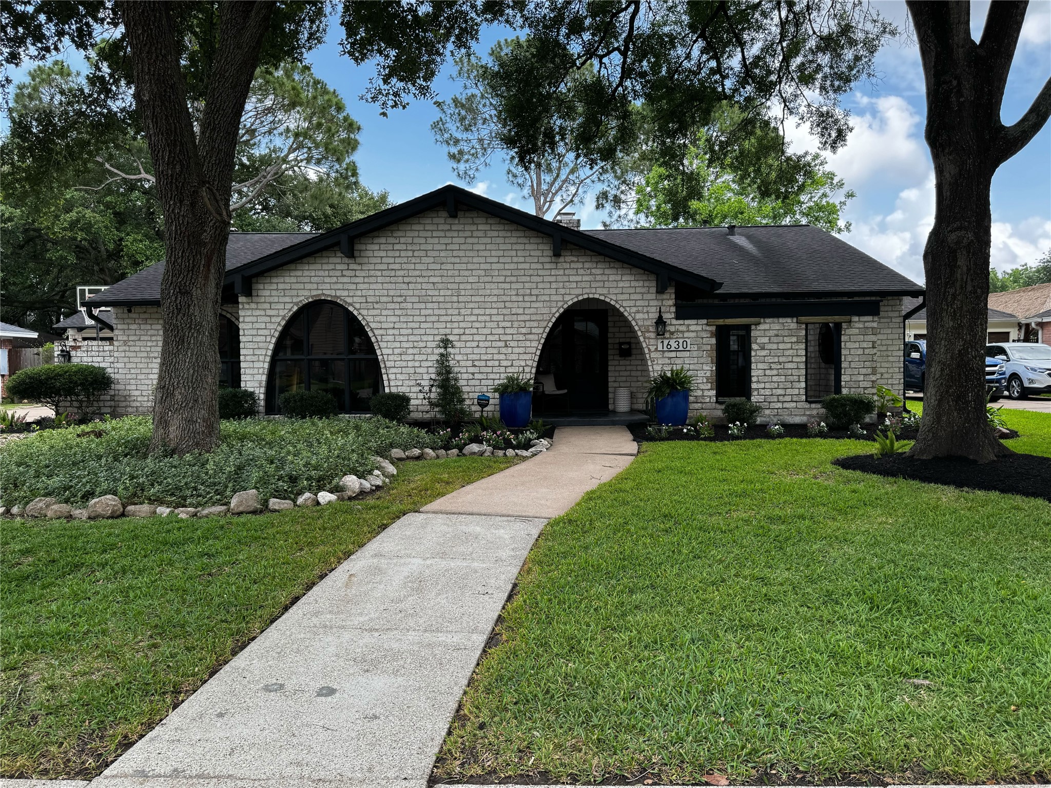 1630 Bowline Road Houston, TX 77062 - Photo 2 of 46