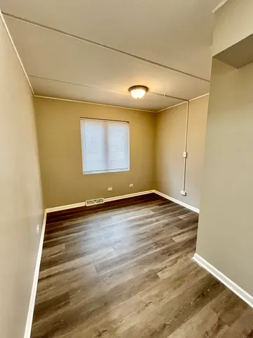 $1,495 | 914 School Street, Unit 1, Lisle, IL 60532