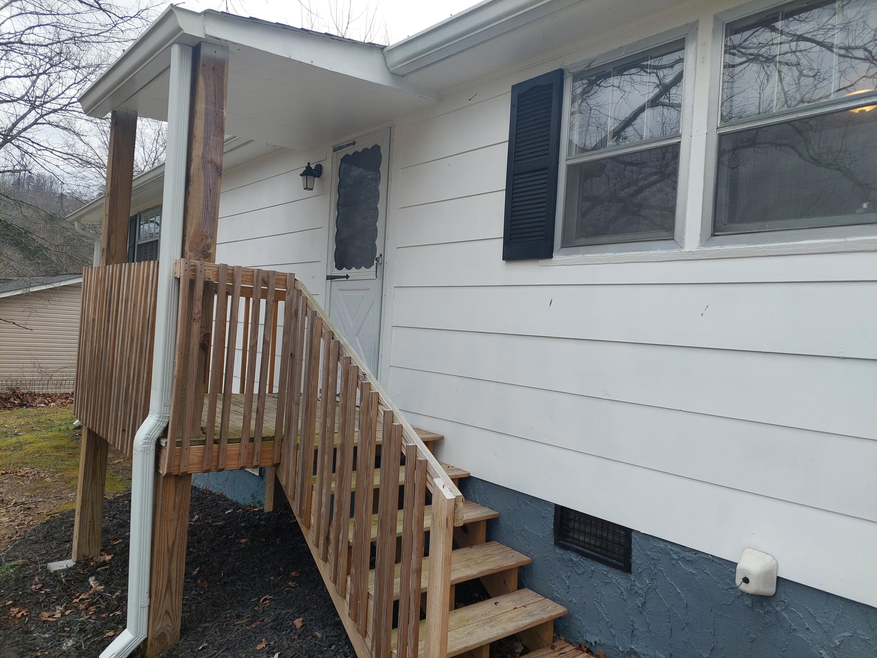 413 Isbill Road Chattanooga, TN 37419 - Photo 2 of 51 20230220_154147