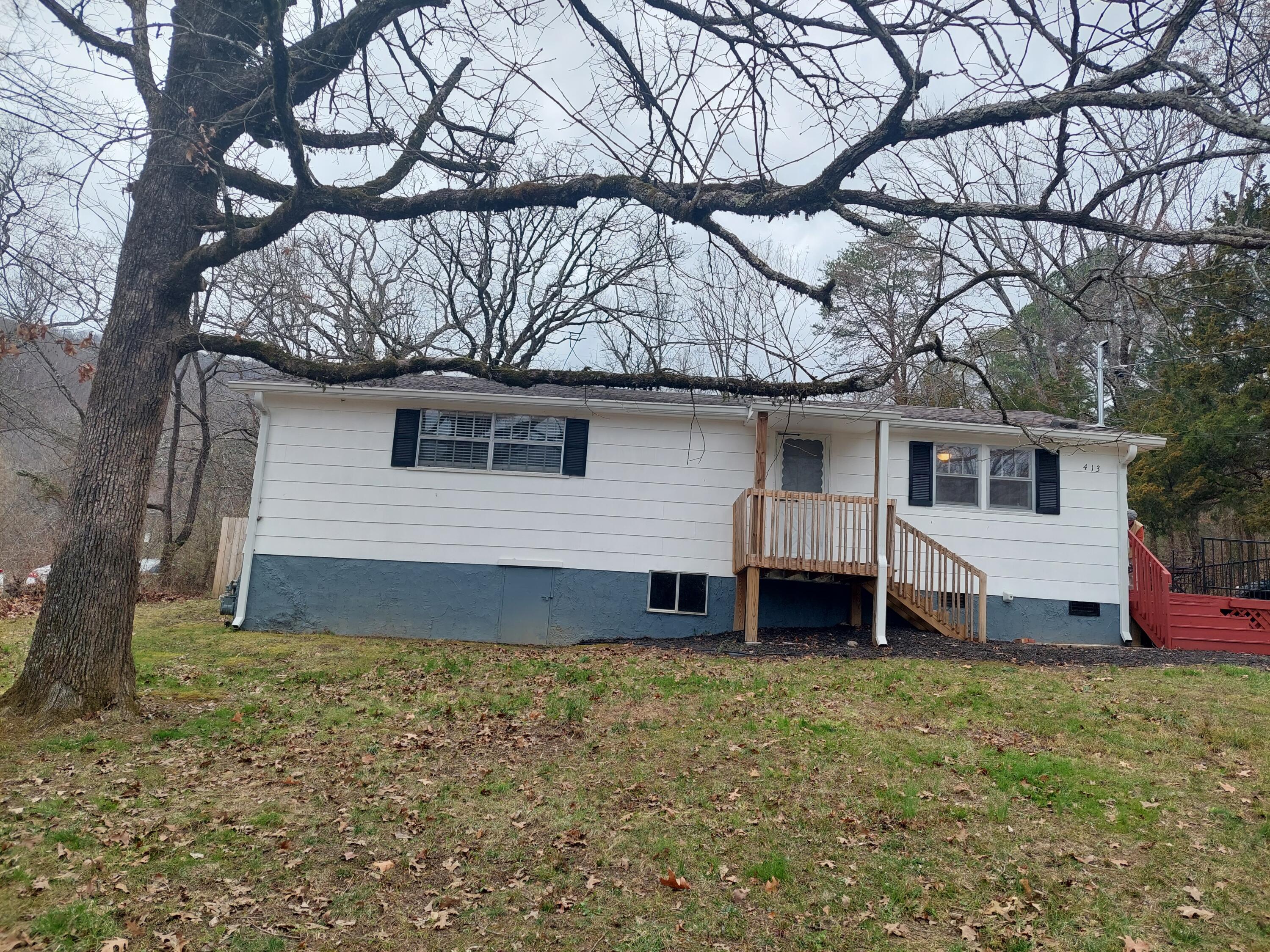 413 Isbill Road Chattanooga, TN 37419 - Photo 3 of 51 20230220_154053
