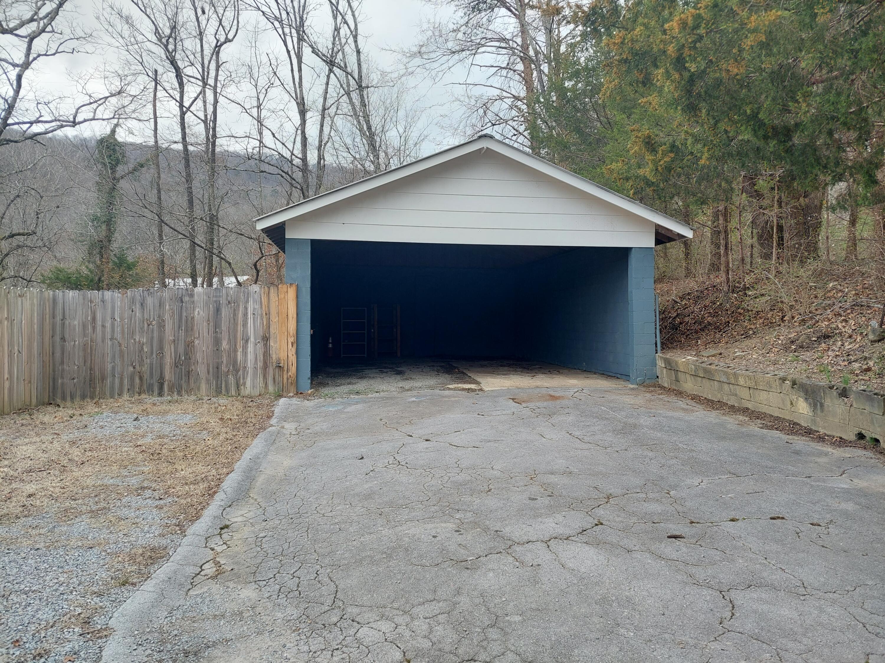 413 Isbill Road Chattanooga, TN 37419 - Photo 4 of 51 20230220_155803