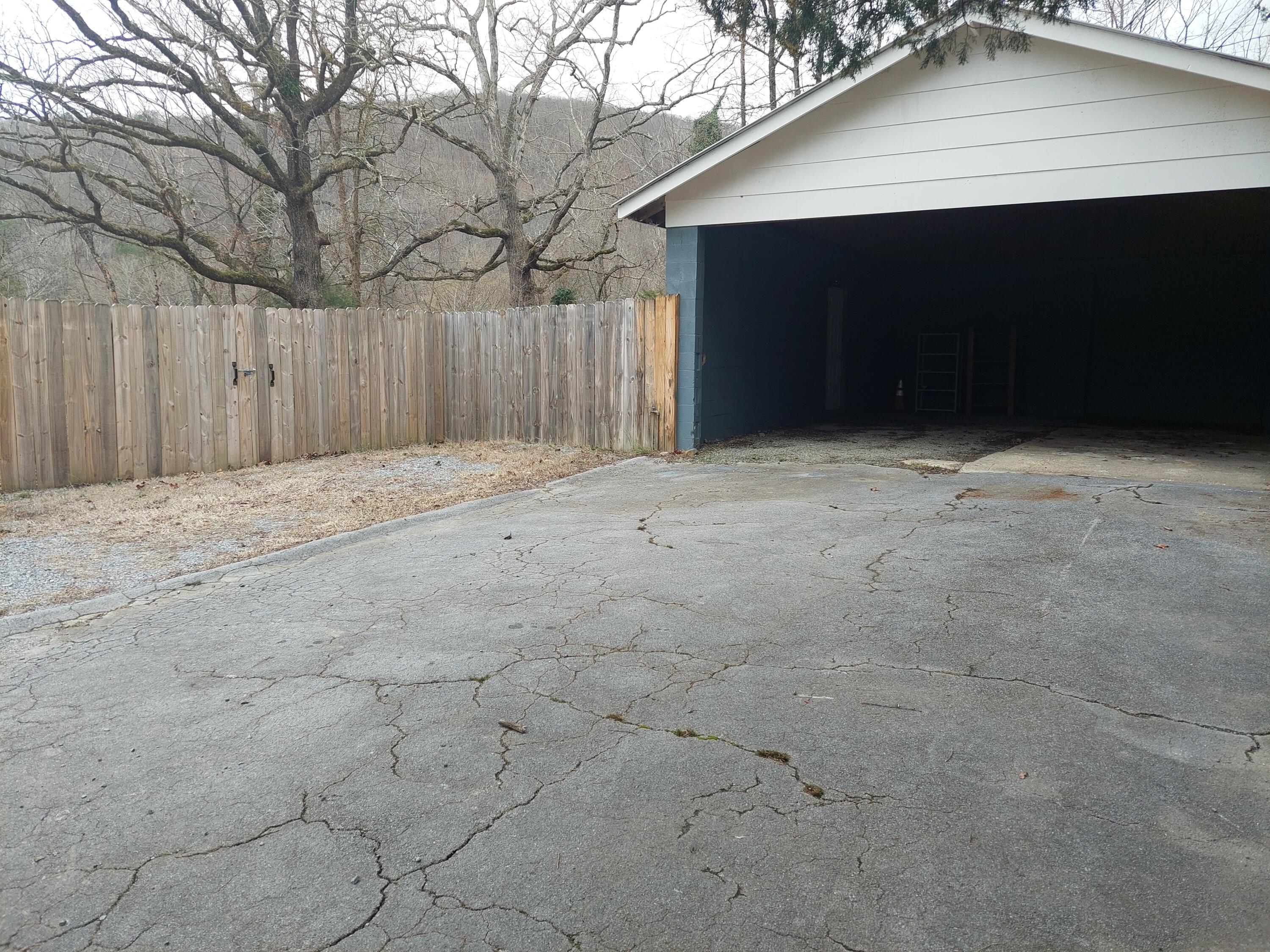 413 Isbill Road Chattanooga, TN 37419 - Photo 6 of 51 20230220_155812