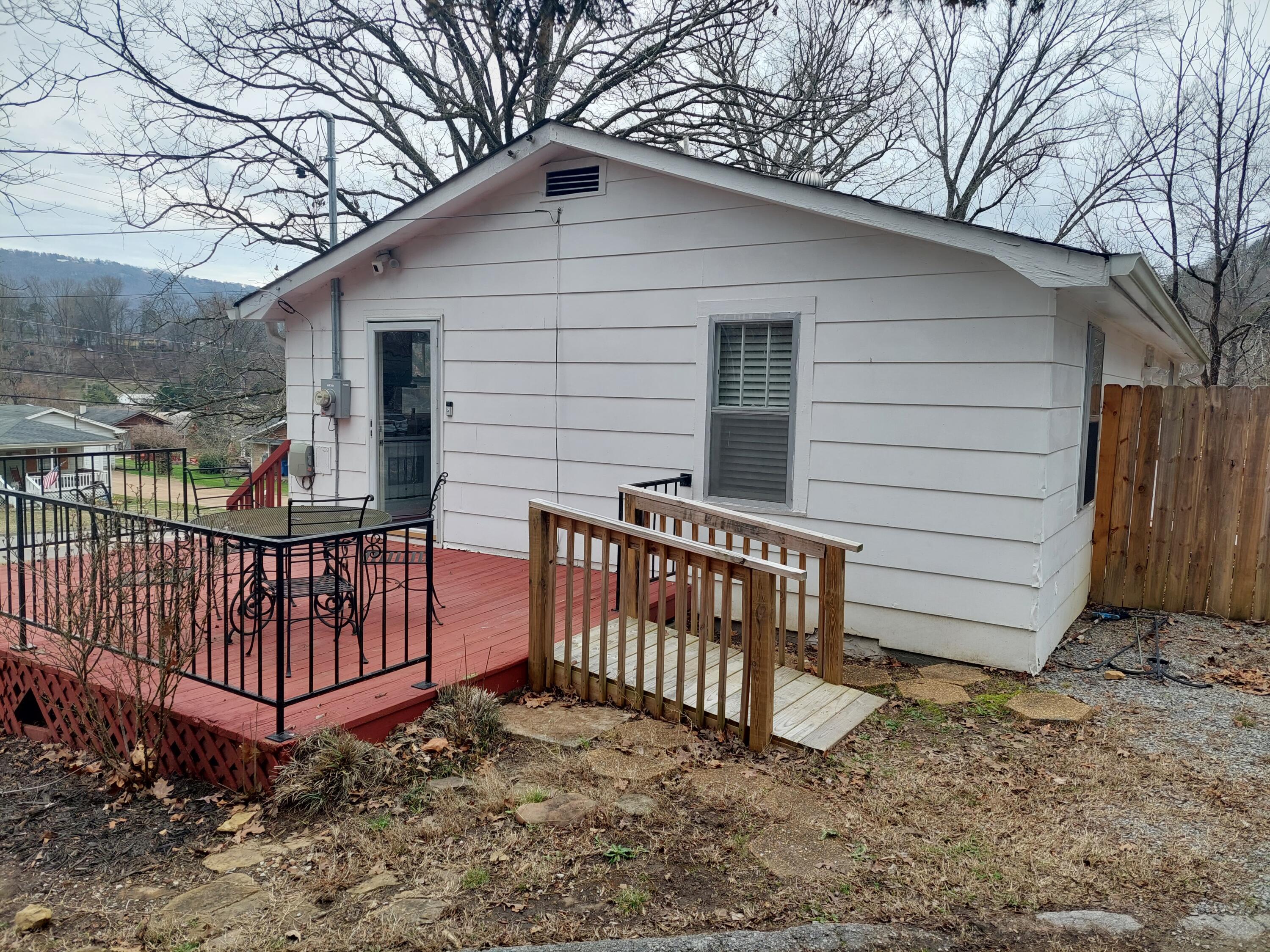 413 Isbill Road Chattanooga, TN 37419 - Photo 8 of 51 20230220_155553